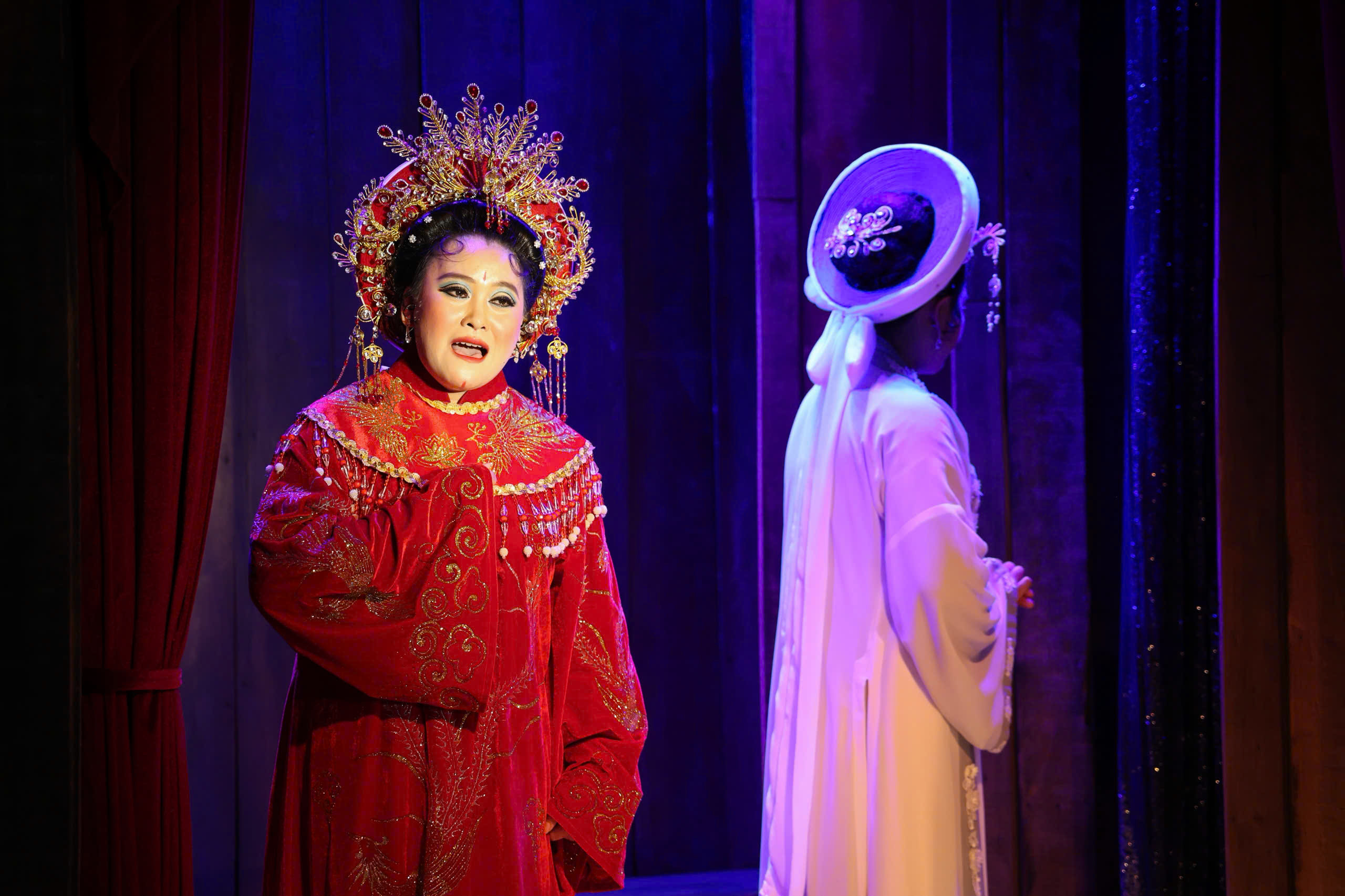 dang sau nep nha chung cu la ngon den san khau van ruc sang - 13