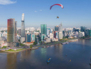 Từ trên cao, tôi thấy một thành phố đã khác