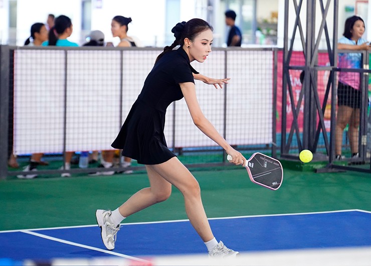 Á hậu Ngọc Hằng, kỳ thủ 15 tuổi gây chú ý ngày mở màn giải Pickleball Việt Nam 2025 - 6