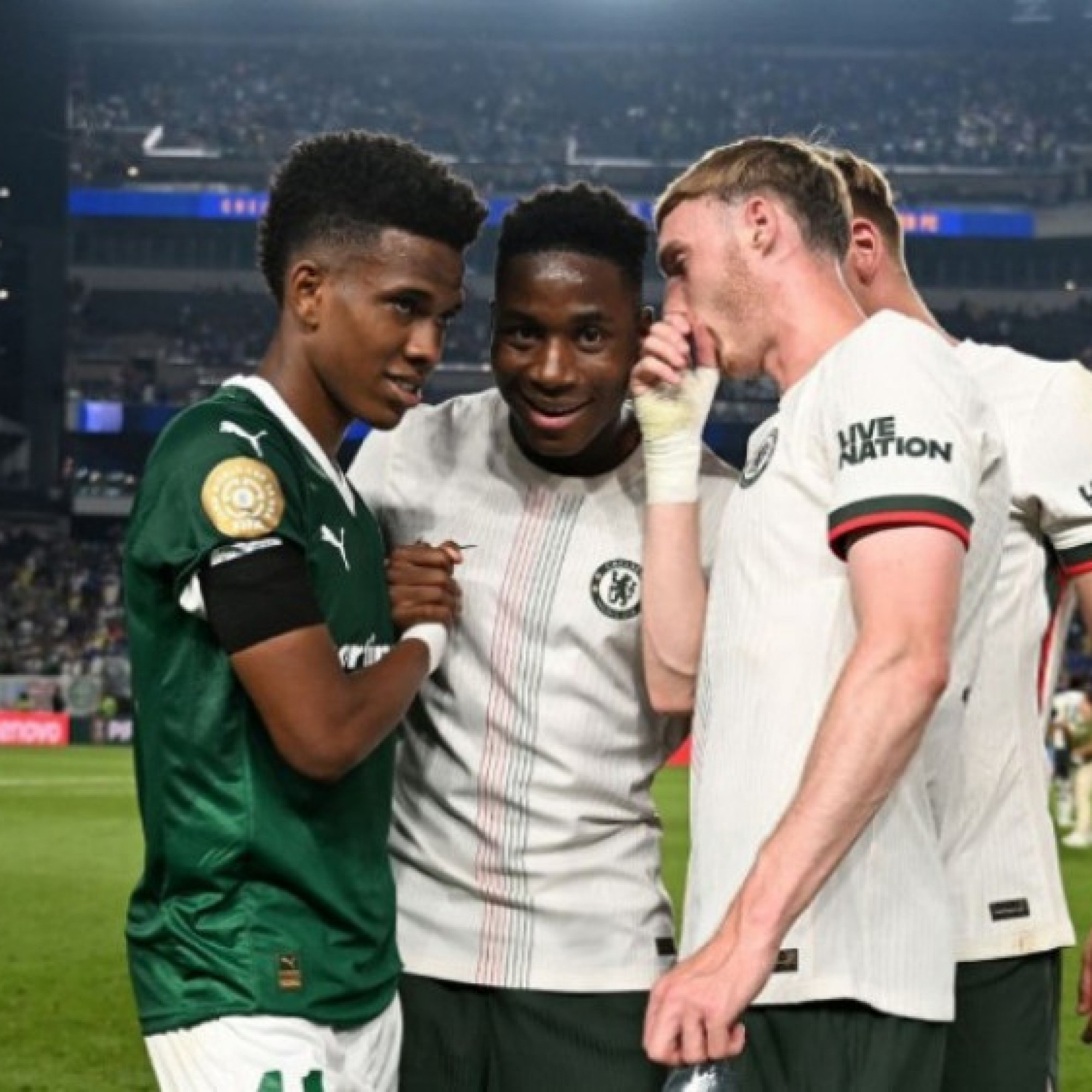  - HLV Maresca vui vì Estevao sút tung lưới Chelsea, hài hước chuyện Palmer và đàn em