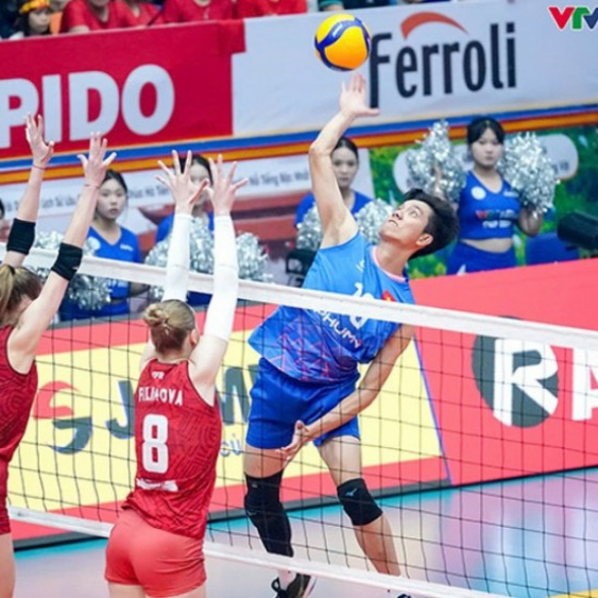  - Bóng chuyền nữ Việt Nam thắng được 2 set khó tin trước dàn sao Korabelka