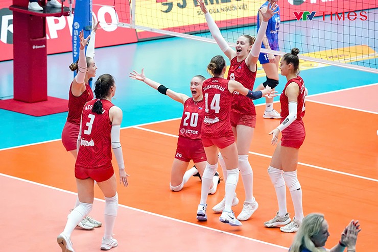 Bóng chuyền nữ Việt Nam thắng được 2 set khó tin trước dàn sao Korabelka - 12