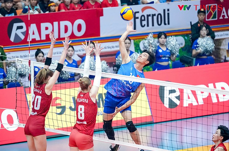 Bóng chuyền nữ Việt Nam thắng được 2 set khó tin trước dàn sao Korabelka - 5