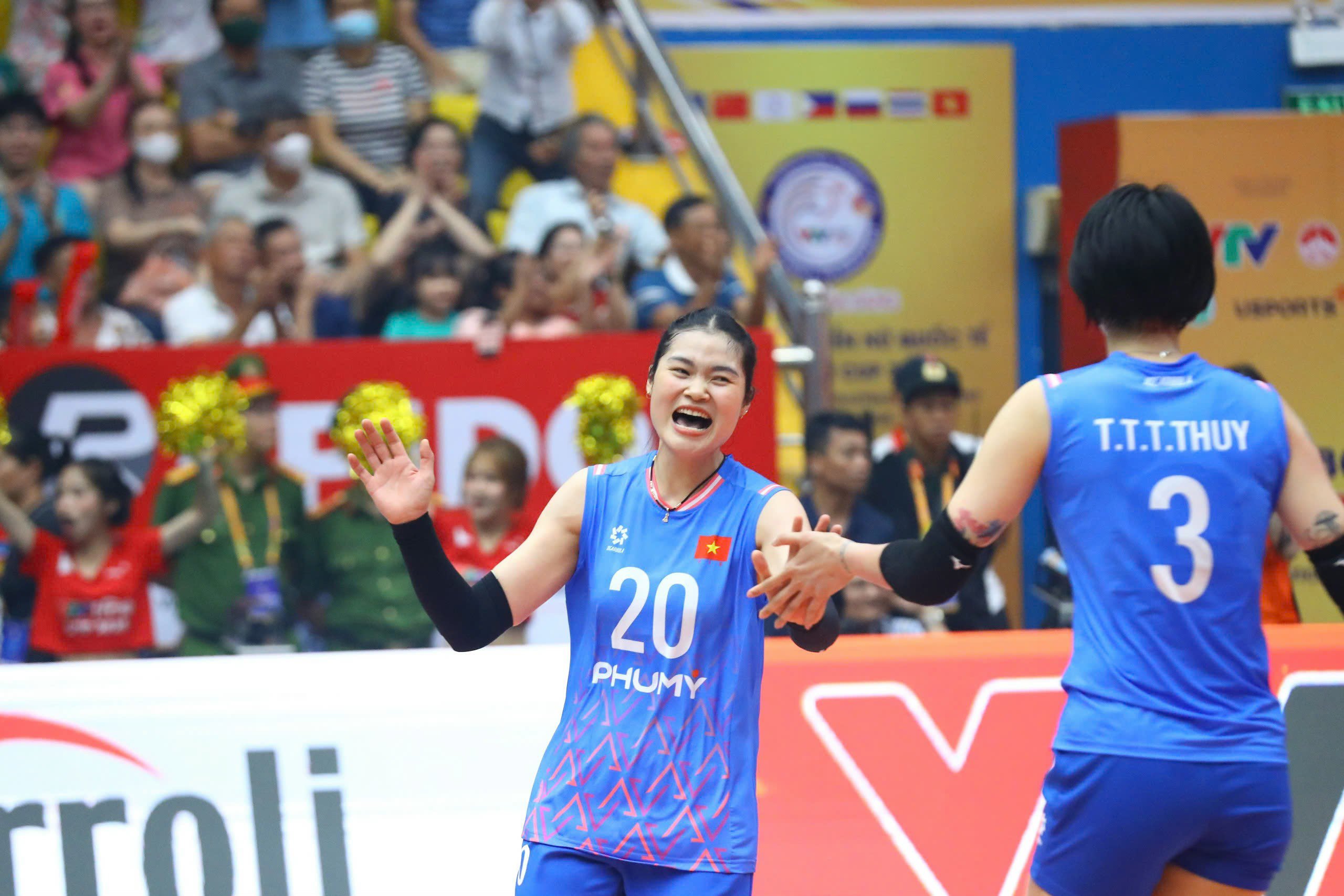 Kết quả bóng chuyền ĐT nữ Việt Nam - Korabelka: Rượt đuổi 5 set, kịch tính tới tận cùng (Chung kết VTV Cup) - 2