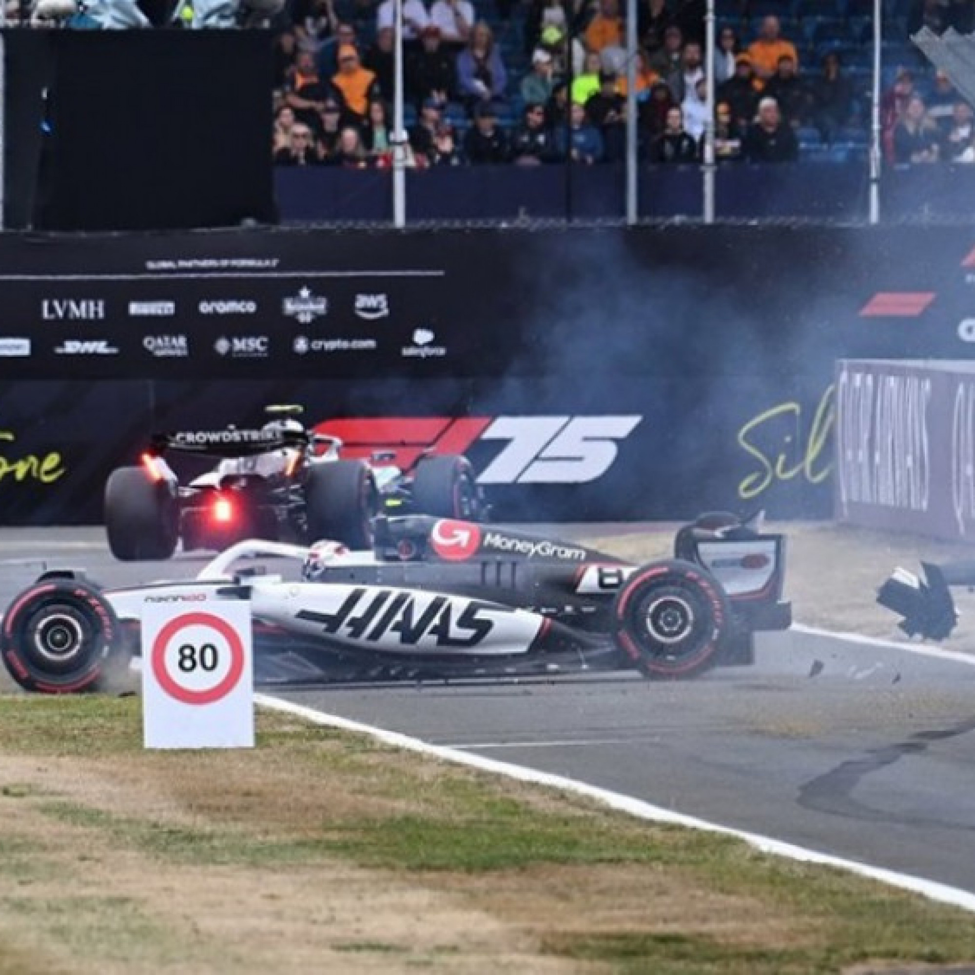  - Đua xe F1, British GP: Verstappen đánh bại McLaren, giành pole tại Silverstone