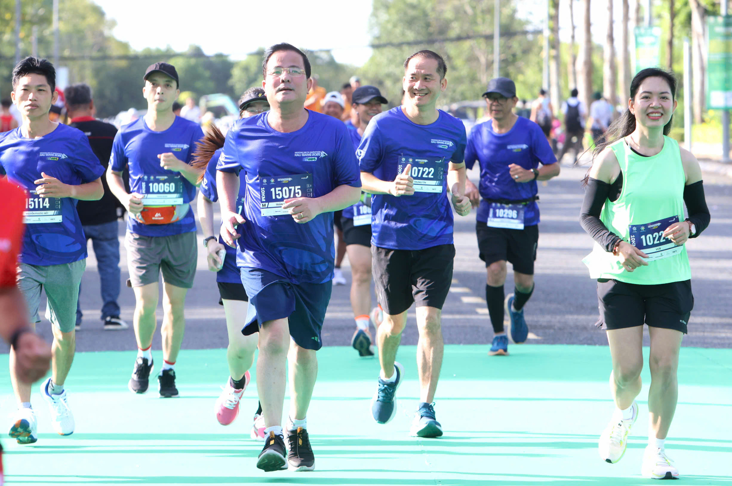 Phó bí thư Thành ủy Cần Thơ Trần Văn Huyến tham gia Giải Marathon Quốc tế - 2