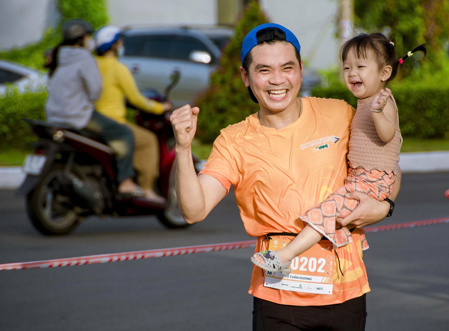 Phó bí thư Thành ủy Cần Thơ Trần Văn Huyến tham gia Giải Marathon Quốc tế - 9