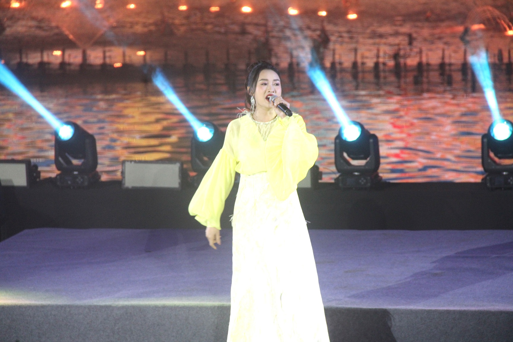 doc dao show dien thuc canh su thi au lac tai da lat - 2