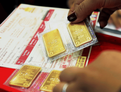 Tin trong nước - Giá vàng thế giới dao động quanh mốc 3.300 USD/ounce, giá vàng trong nước điều chỉnh giảm phiên đầu tuần