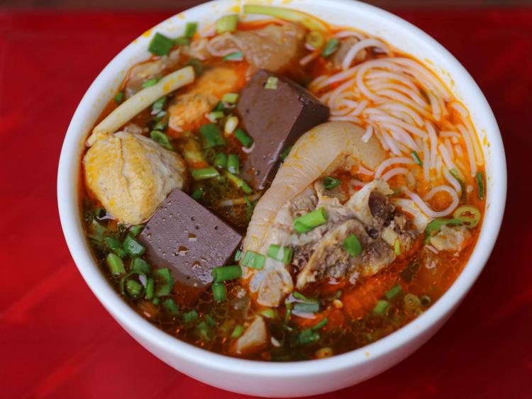 Bún Bò Huế: Hành trình hương vị diệu kỳ và niềm tự hào Cố đô
