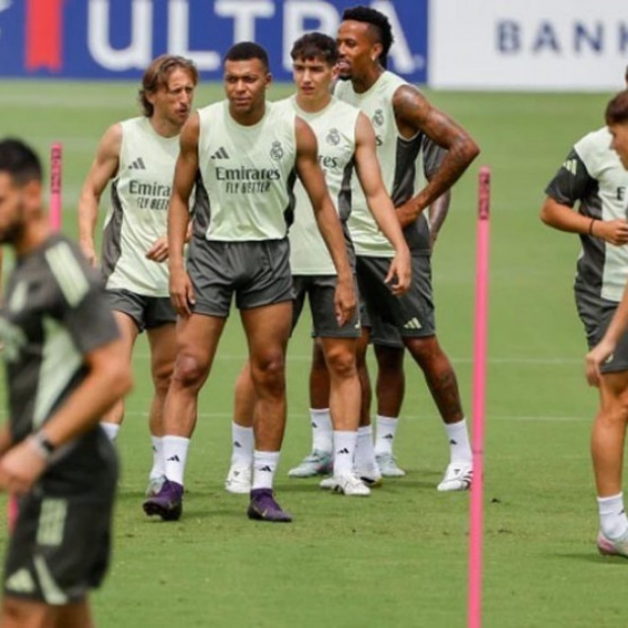  - Tin mới nhất bóng đá sáng 8/7: Real Madrid đòi dời lịch trận mở màn La Liga 2025/26