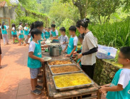 Lời xin lỗi từ Làng Háo Hức không còn đủ?