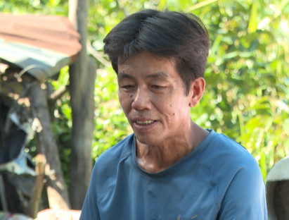  - Chuyến xe nhân ái: Một tay chăm vợ tâm thần, cha nghèo nuôi con gái thành học sinh xuất sắc