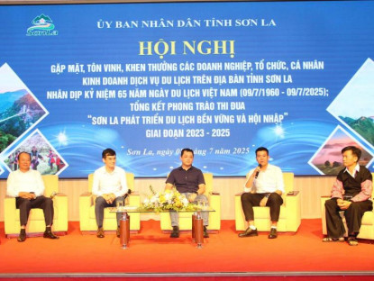  - Sơn La tổ chức gặp mặt và khen thưởng doanh nghiệp, cá nhân làm du lịch