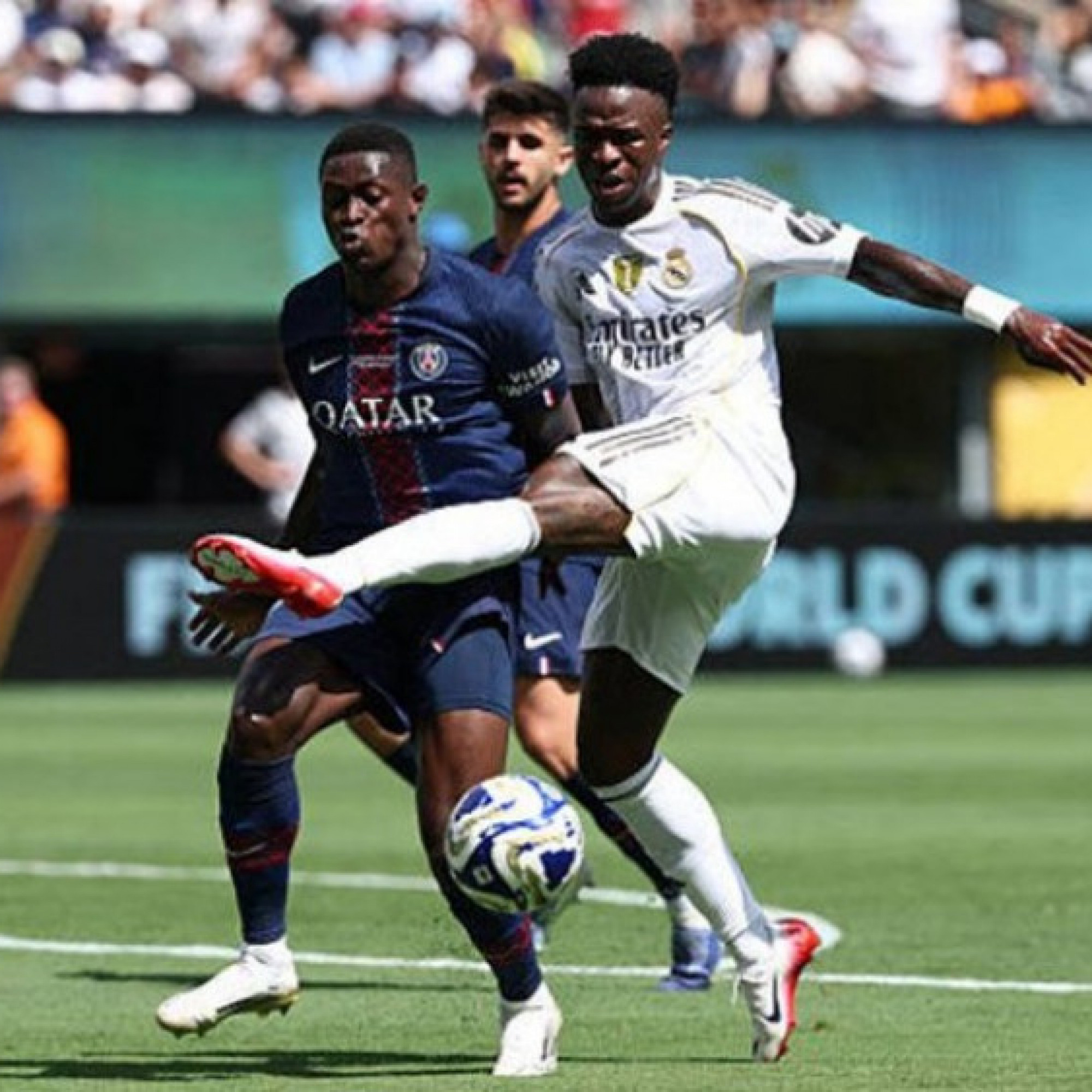  - PSG đánh tan tác Real Madrid, Nuno Mendes bỏ túi Mbappe & Vinicius quá dễ
