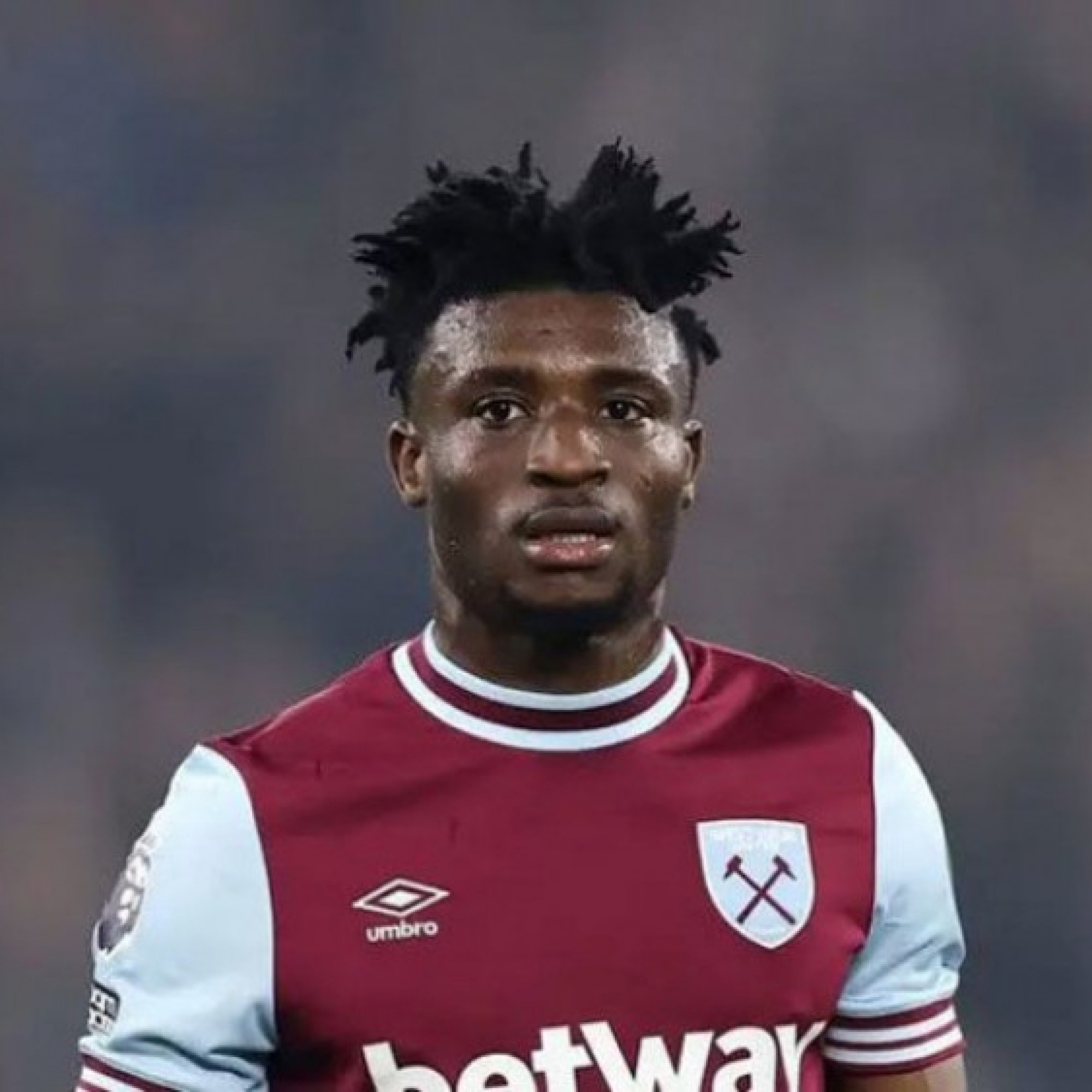  - Tottenham sắp có tiền đạo giá 55 triệu bảng, cầu thủ rê dắt hàng đầu Ngoại hạng Anh