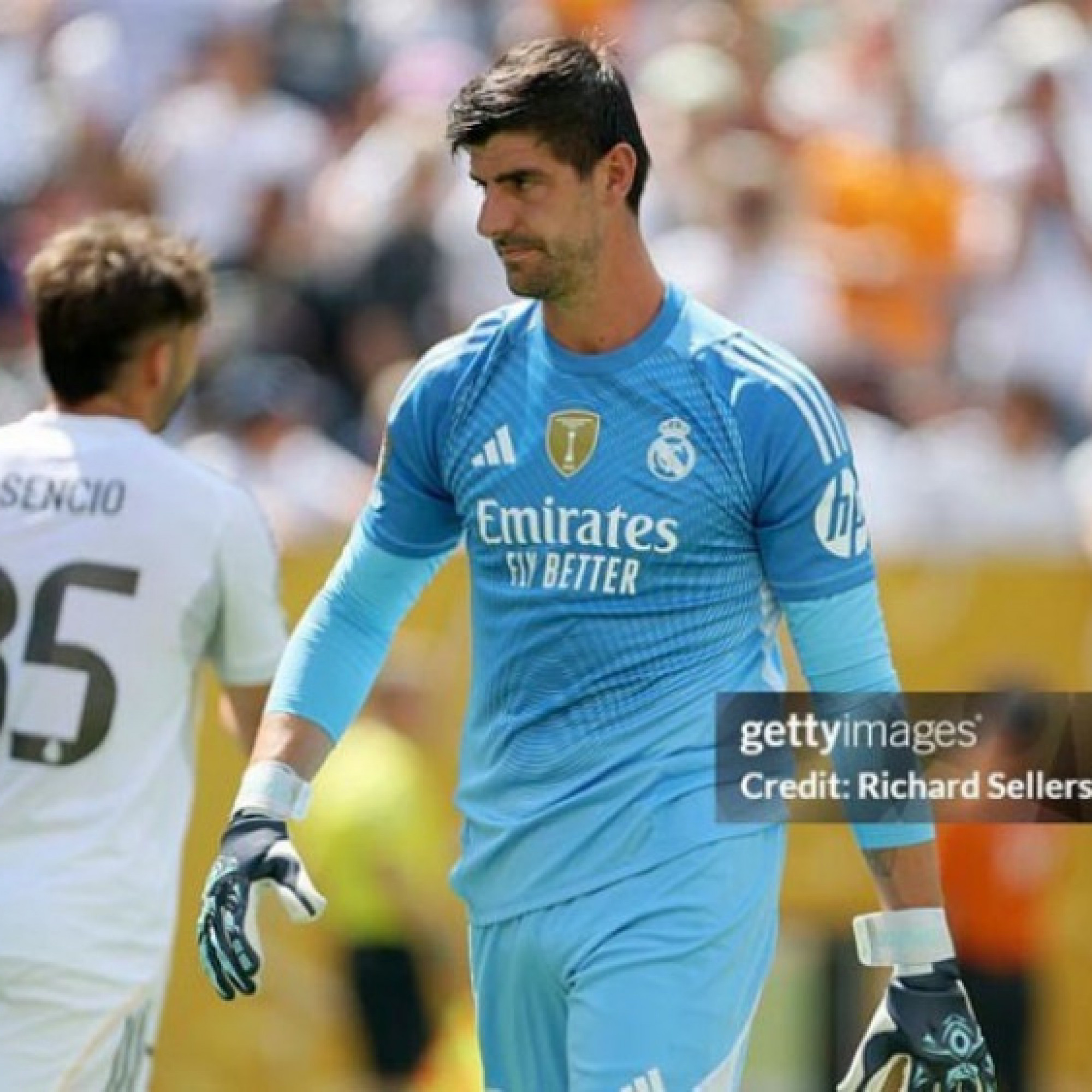  - Real thua PSG bị chê nghiệp dư, Courtois chỉ trích đồng đội không nghe lời Alonso