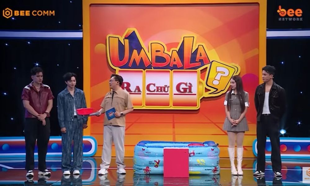 “Úm Ba La Ra Chữ Gì?”: Bộ đôi ca sĩ - Á vương Thế giới cứ ngỡ chỉ “tấu hài” ai ngờ giành giải khủng! - 1
