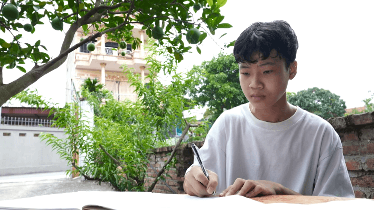 Ước mơ trở thành bác sĩ của những em nhỏ sớm thiếu thốn tình thân khiến nhiều người nghẹn lòng - 1