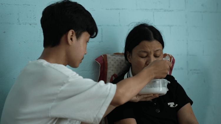 Ước mơ trở thành bác sĩ của những em nhỏ sớm thiếu thốn tình thân khiến nhiều người nghẹn lòng - 4