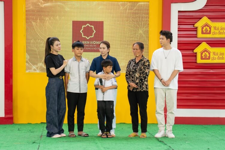 Ước mơ trở thành bác sĩ của những em nhỏ sớm thiếu thốn tình thân khiến nhiều người nghẹn lòng - 12