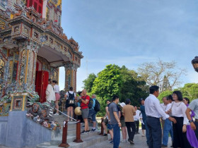 - Hoạt động du lịch tiếp tục sôi động, lượng khách đến Huế tăng mạnh