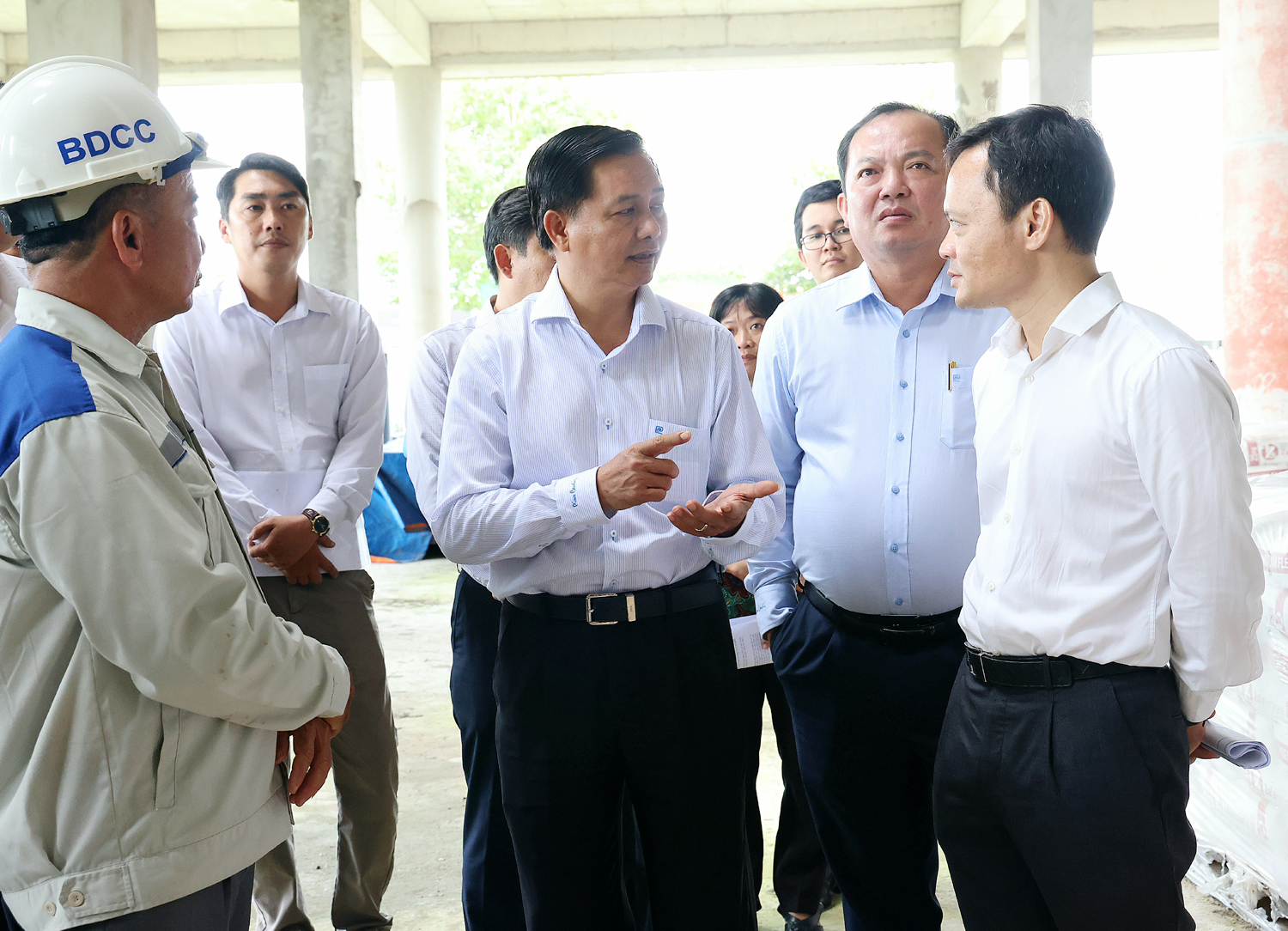 Chủ tịch thành phố Cần Thơ kiểm tra dự án Bệnh viện Ung bướu - 2