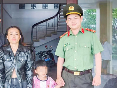  - Công an phường Sóc Trăng sớm tìm được người thân cho bé trai đi lạc
