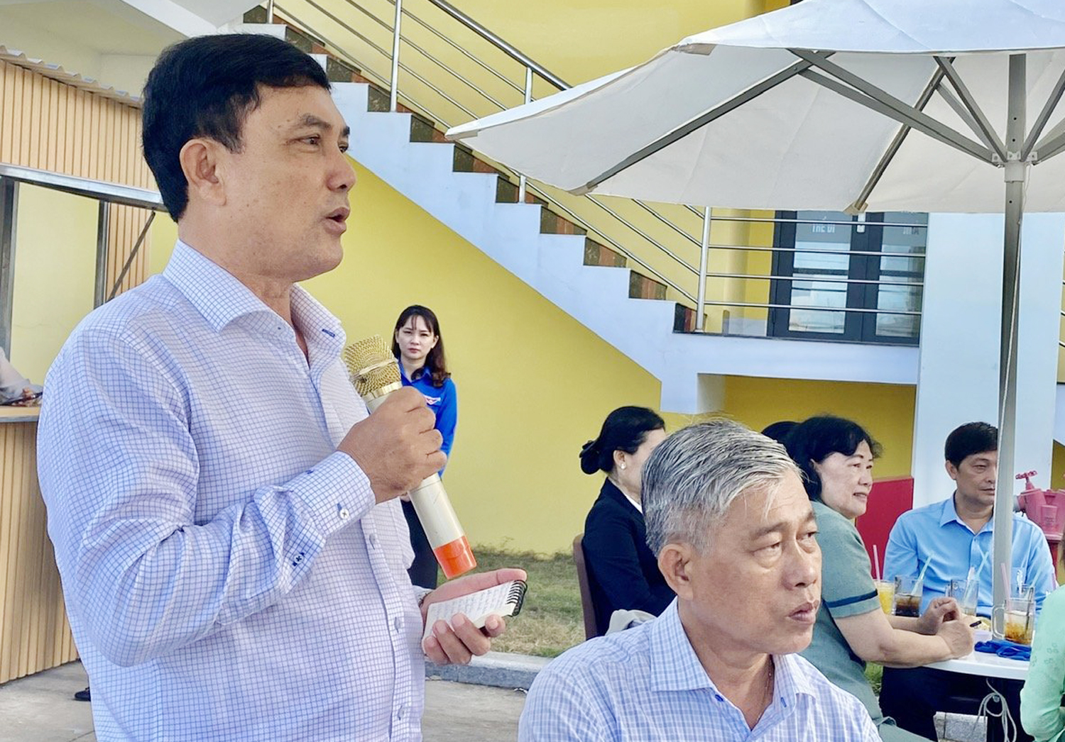 Người dân phường Phú Lợi, TP Cần Thơ nhận số thứ tự hành chính công tại nhà - 1