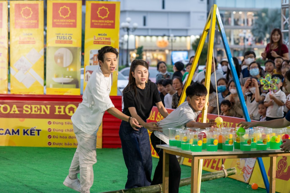 Thanh Thảo, Lương Thu Trang và Đỗ Hoàng Hiệp nghẹn lòng trước người mẹ đơn thân gồng gánh nuôi mẹ già 85 tuổi và con trai - 5