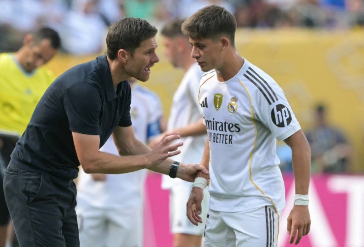 Biến căng Real: "Ông trùm" Perez nóng mắt với Vinicius, cho Alonso tự quyết - 1