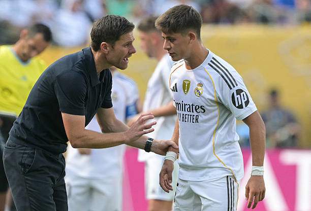 Toni Kroos phơi bày điểm yếu lớn nhất của Real Madrid, khen hết lời một ngôi sao - 3