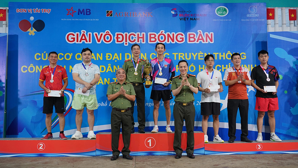 Thiếu tướng Phạm Văn Miên vô địch giải bóng bàn diễn ra tại TP.HCM - 4