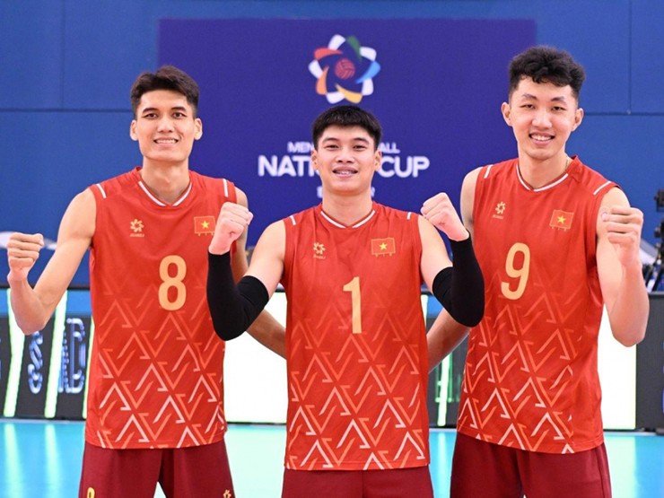 ĐT bóng chuyền Việt Nam chơi ấn tượng, ẵm 2 giải sau chặng 1 SEA V-League 2025 - 2