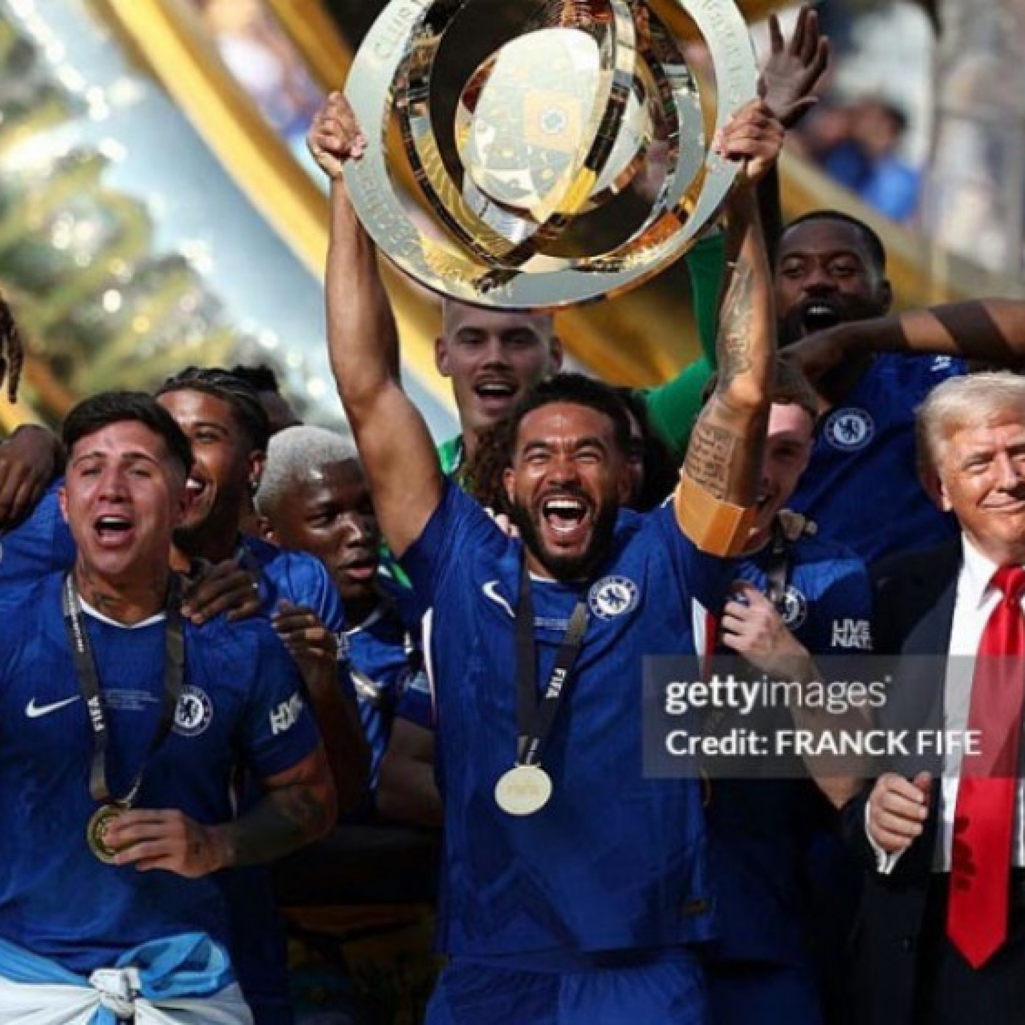  - Chelsea vô địch FIFA Club World Cup được Tổng thống Trump trao cúp, "hốt bạc" 3000 tỷ đồng