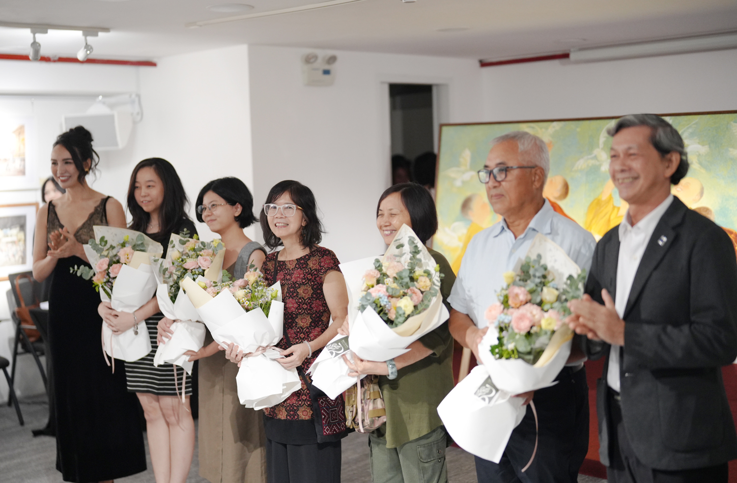 Hoa hậu Phan Ngọc Diễm tổ chức triển lãm nghệ thuật "CARPE DIEM" - 4