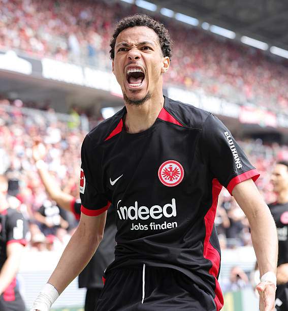 Liverpool lại chơi lớn: 130 triệu bảng cho Isak, hỏi mua tiền đạo Frankfurt 80 triệu bảng - 2