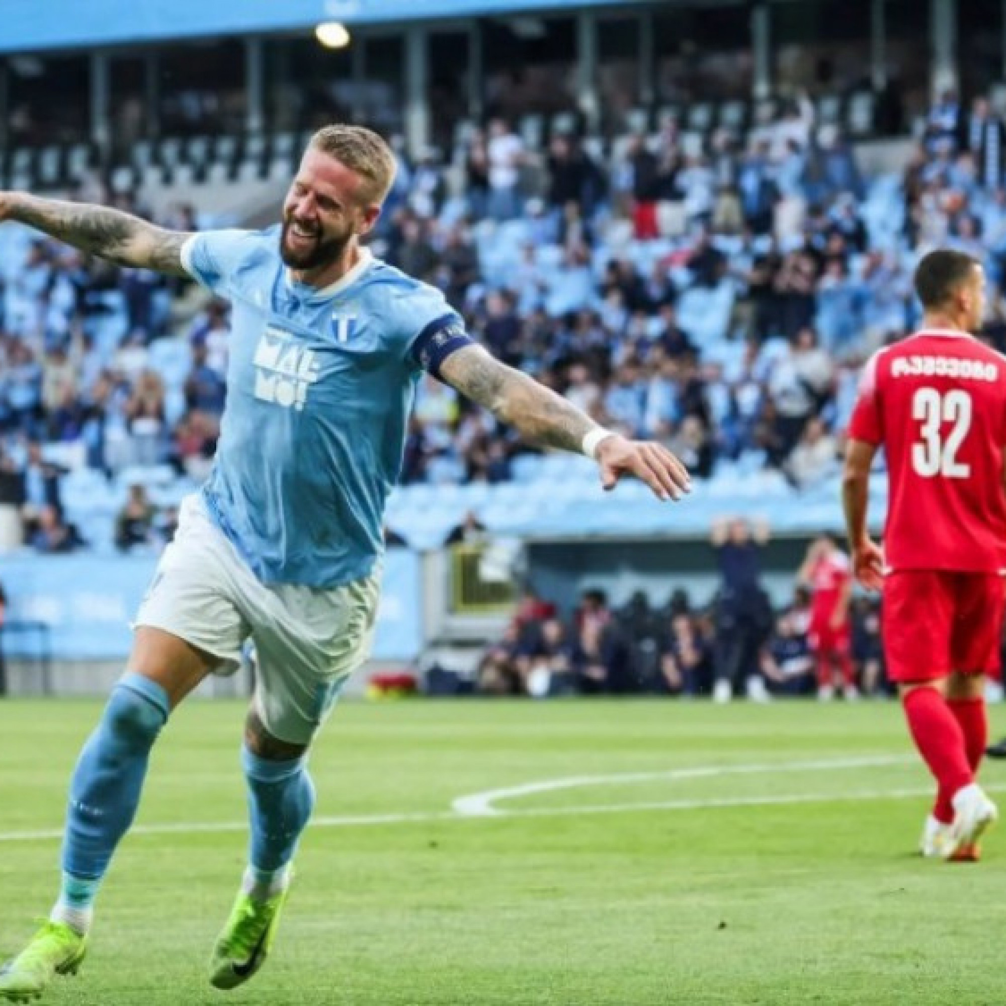  - Vòng sơ loại Cúp C1: Đội bóng cũ của Ibra thắng đậm, FCSB suýt bị ngược dòng