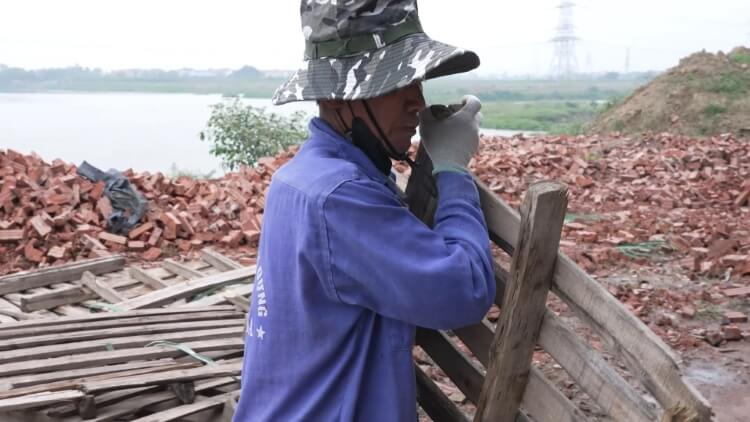 Hồng Phúc, Hoàng Tôn và Phương Oanh đau lòng cảnh người phụ nữ vừa phẫu thuật u cổ phải gồng gánh khi chồng qua đời - 3