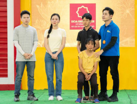  - Hồng Phúc, Hoàng Tôn và Phương Oanh đau lòng cảnh người phụ nữ vừa phẫu thuật u cổ phải gồng gánh khi chồng qua đời