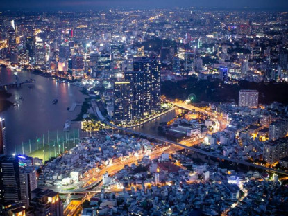  - TP.HCM rực rỡ về đêm: Những "điểm chạm" khó quên từ văn hóa đến ẩm thực