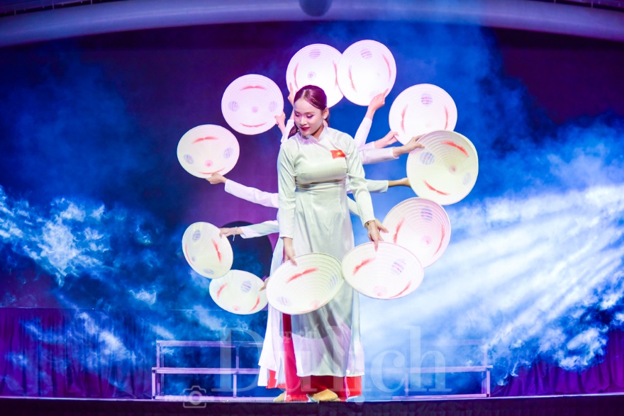 Bản giao hưởng ngũ hành mang hơi thở truyền thống trong nhịp sống hiện đại - 2