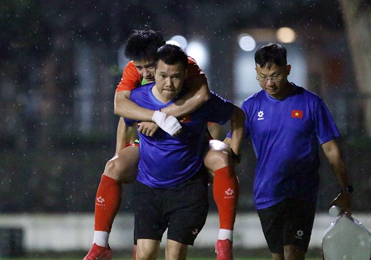 U23 Việt Nam tổn thất lực lượng, thầy Kim gọi gấp cầu thủ trẻ hay nhất V-League - 1