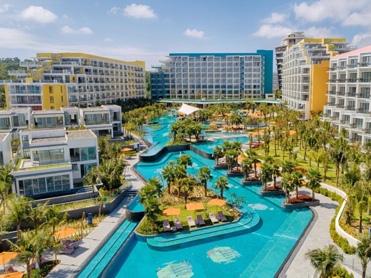 Trải nghiệm hồ bơi vô cực dài nhất Nam đảo Phú Quốc