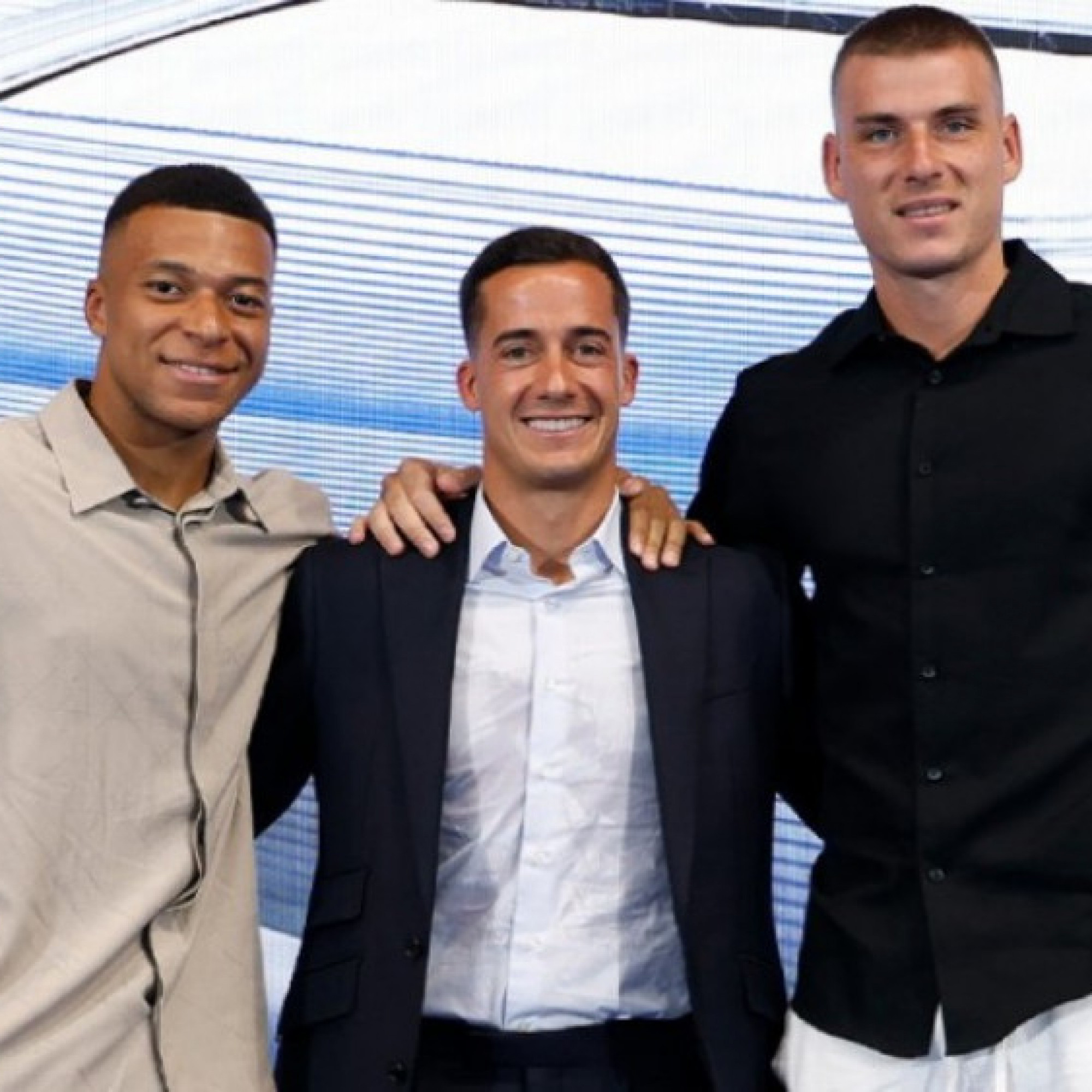  - Real chia tay "công thần" Vazquez: Chỉ 2 sao tới tri ân, Mbappe hành động đẹp