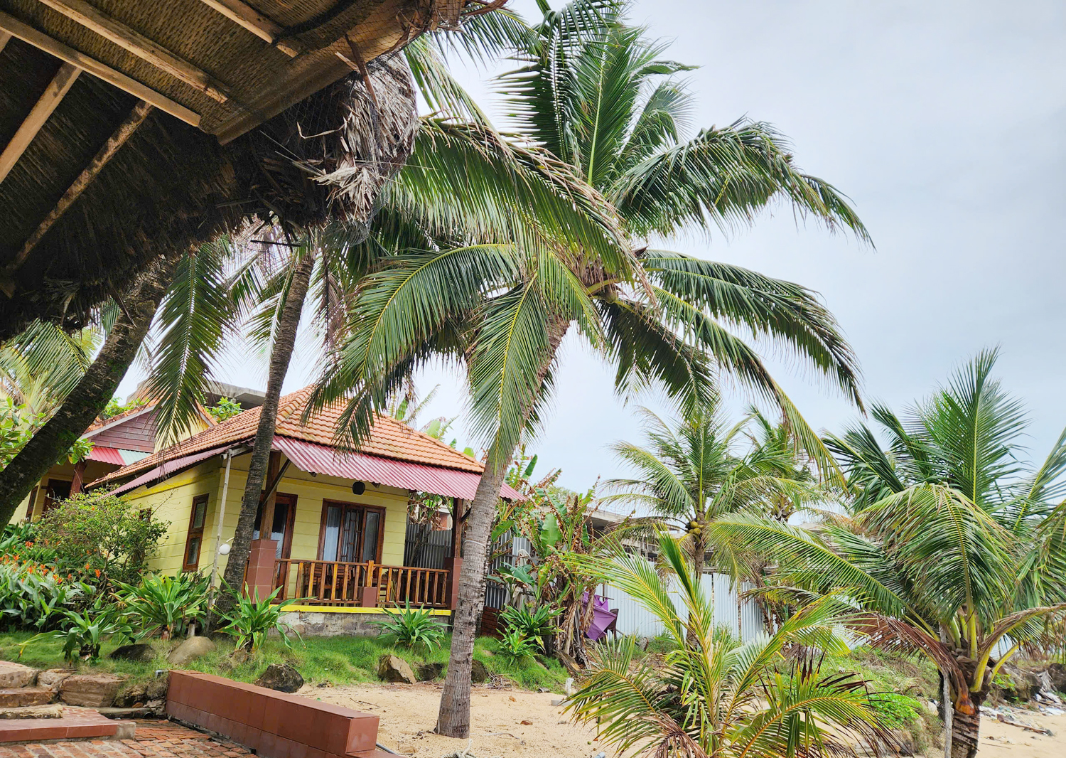 View ngắm máy bay tuyệt vời tại Free Beach Resort Phú Quốc - 6