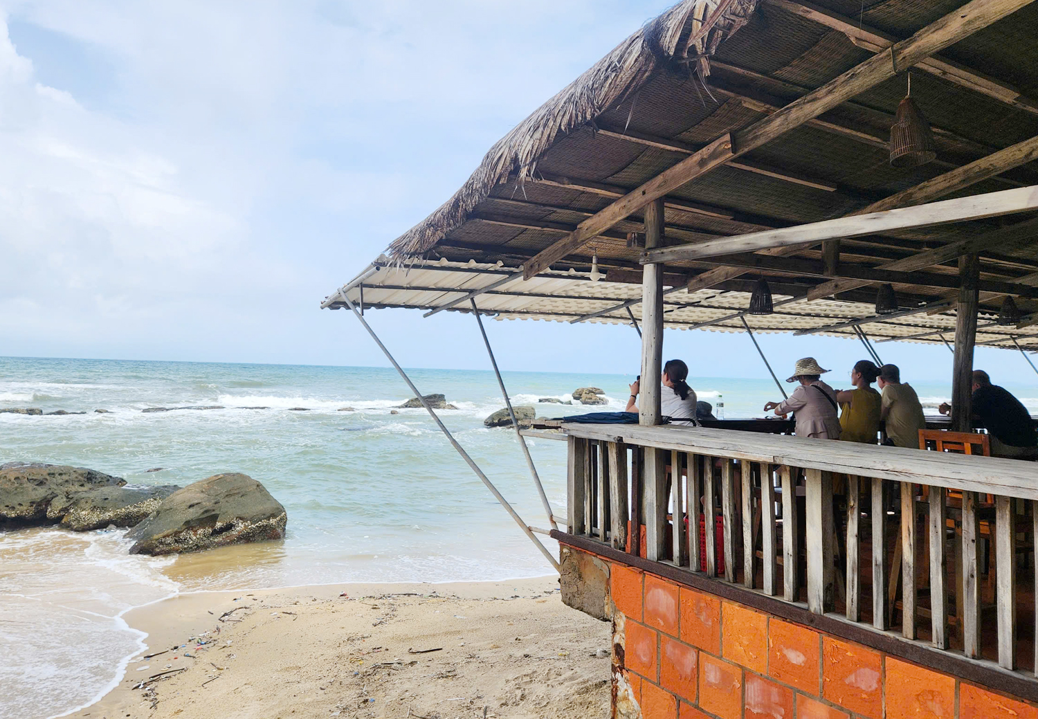 View ngắm máy bay tuyệt vời tại Free Beach Resort Phú Quốc - 7