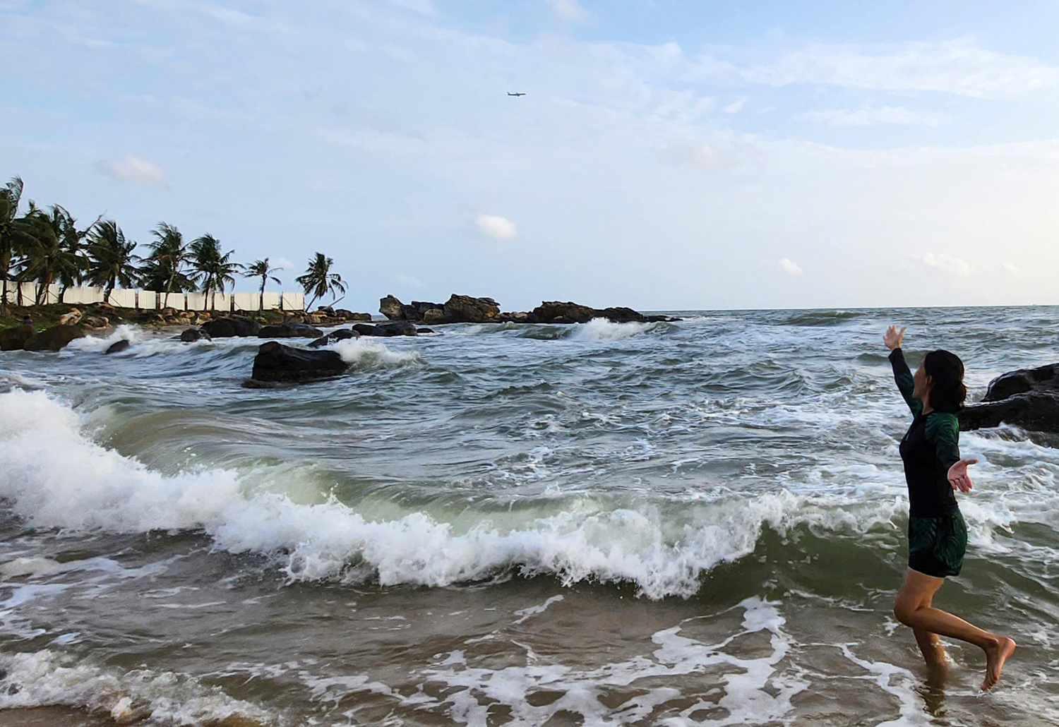 View ngắm máy bay tuyệt vời tại Free Beach Resort Phú Quốc - 8