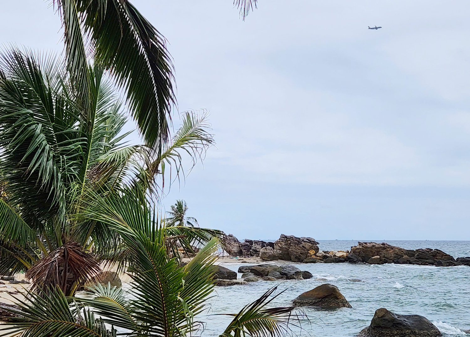 View ngắm máy bay tuyệt vời tại Free Beach Resort Phú Quốc - 9