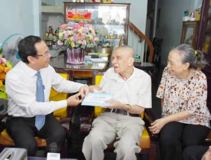  - TP.HCM chi hơn 148 tỷ đồng chăm lo gần 150.000 người có công dịp 27/7